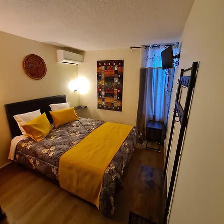 Logis L'etoile Hotel 2*