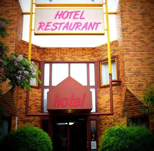 Logis L'etoile Hotel