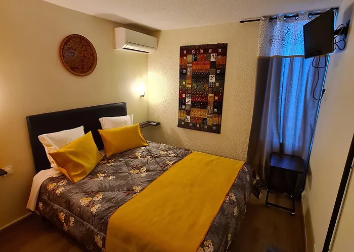 Logis L'etoile Hotel 2*