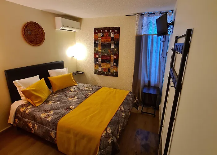 Logis L'etoile Hotel 2*