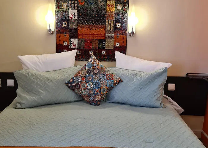 Logis L'etoile Hotel