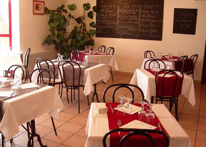 Logis L'etoile Hotel